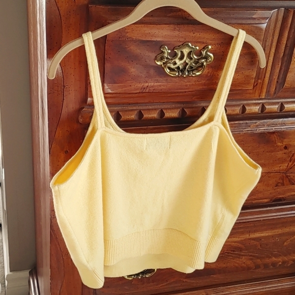 NWT Soft Yellow Knit Crop Top XL - Picture 4 of 10